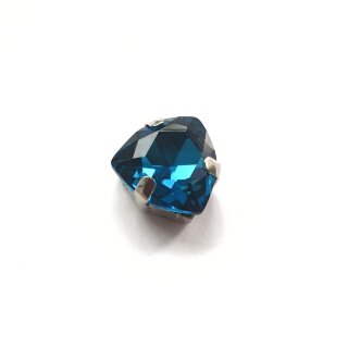 ut1011s Кристалл Триллиант в кастах Dark Blue 12 мм